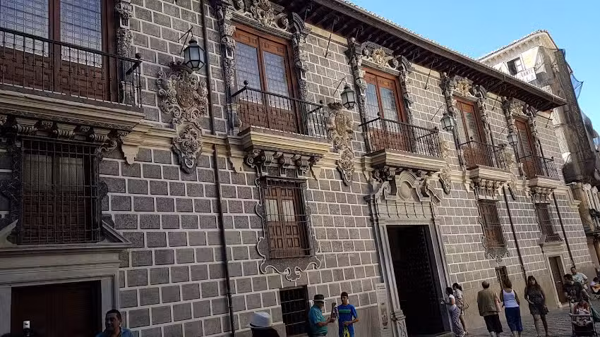 Apartamentos Turísticos Puerta Real Granada