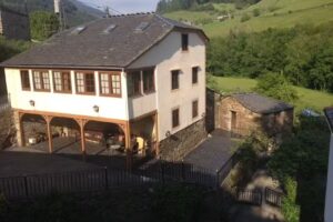 Apartamentos Vega De Llan