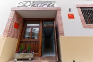 Apartamentos y Alojamiento Turístico Desiree