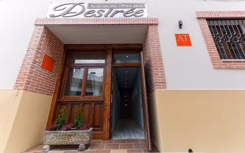 Apartamentos y Alojamiento Turístico Desiree