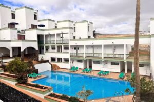 Aparthotel Esquinzo Y Monte Del Mar