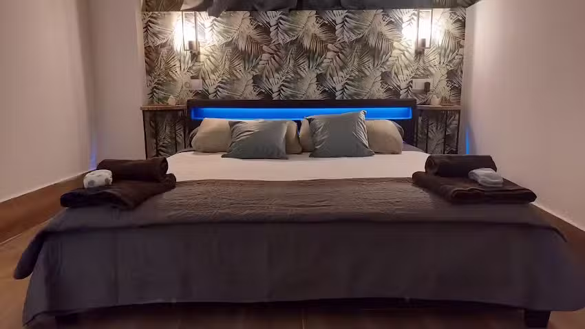 Aparthotel, Esteban Terradas 3, Madrid (not rooms, but two full apartments)