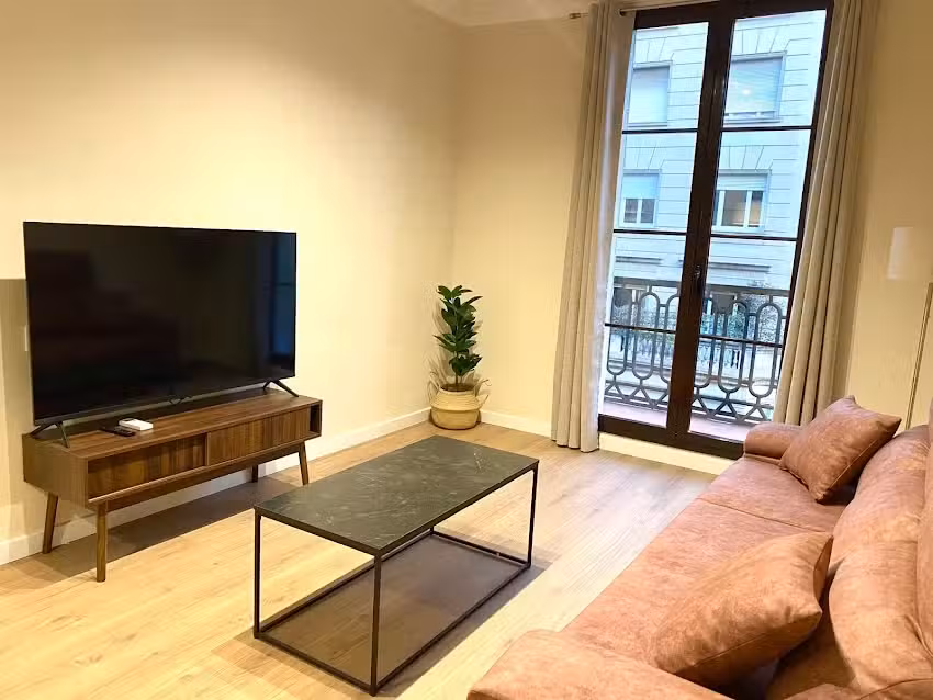 Apartmentos Anais by gaiarooms