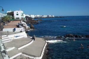 Apartments for Holiday Rentals in Arrieta Lanzarote