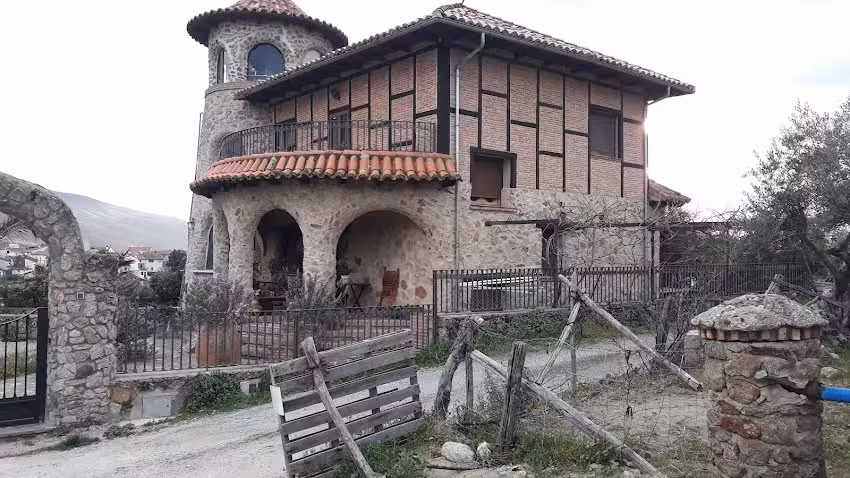 Área de Autocaravanas Baños de Montemayor