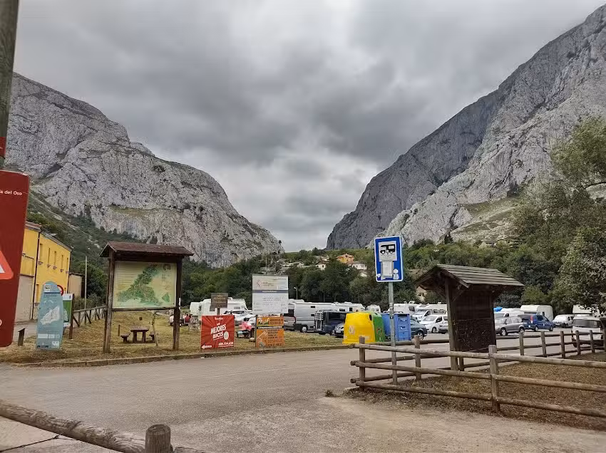 Área de Autocaravanas de Entrago. Teverga