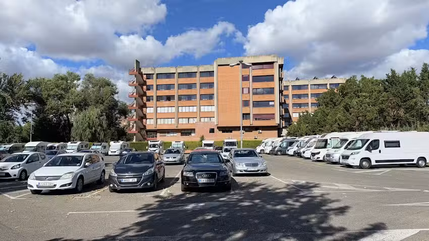 Área de Autocaravanas Isla Dos Aguas Palencia