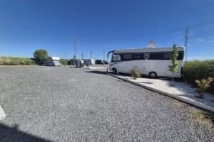 ÁREA DE AUTOCARAVANAS «Villares de la Reina» Áreas ACampa