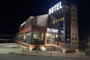 Área de Servicio El Soto. Restaurante y Alojamiento