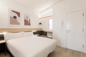 Bcn Town Apartments Born