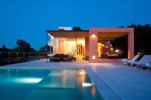 Beautiful villa in inviting space