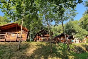 Bedura Park, camping temático de la naturaleza y bungalows