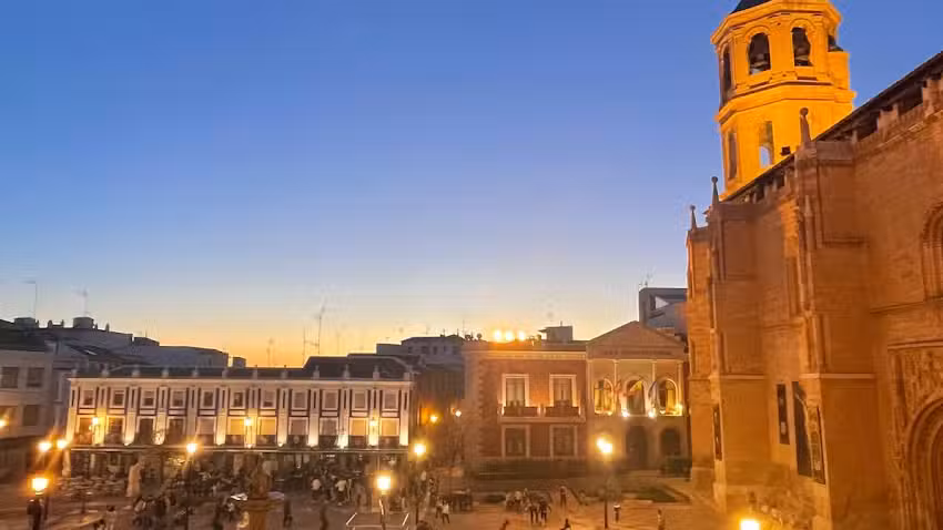 Blanco y Añil Plaza