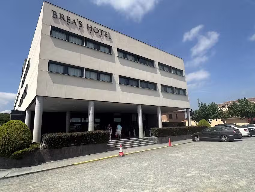 Brea’s Hotel