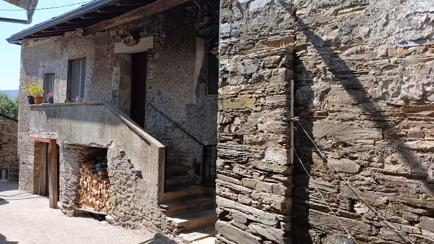 Bustofrío, 1, Casa da Vila