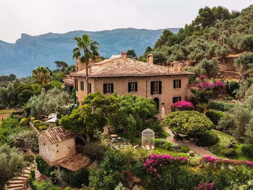 Ca’s Xorc Luxury Retreat