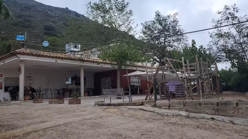 Cabanas y Bungalows La Falaguera