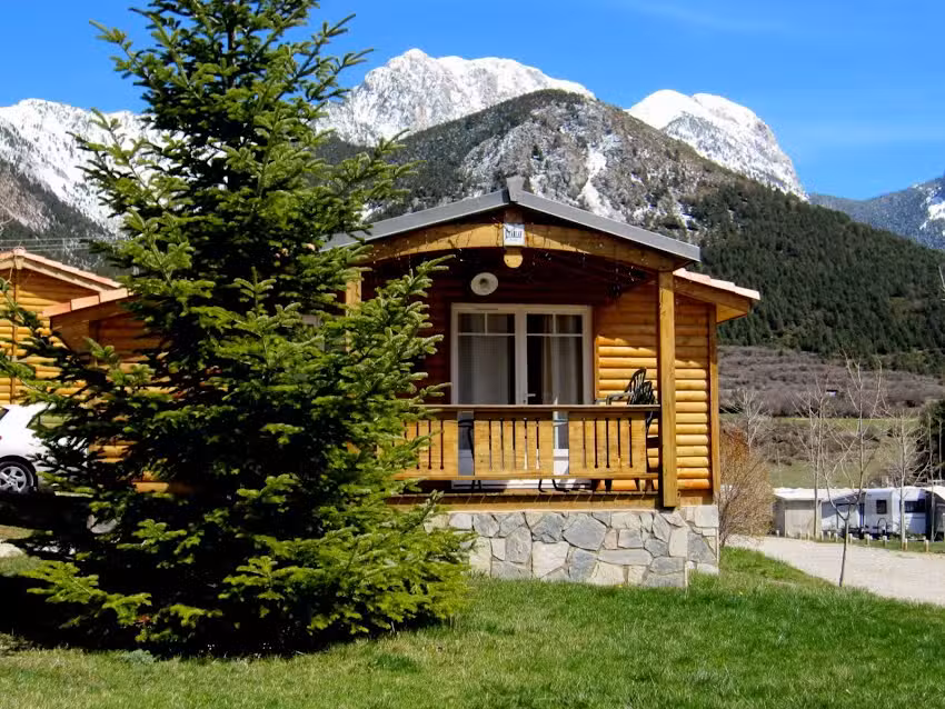 Cadí Vacances – Camping Pedraforca Bungalows & Spa