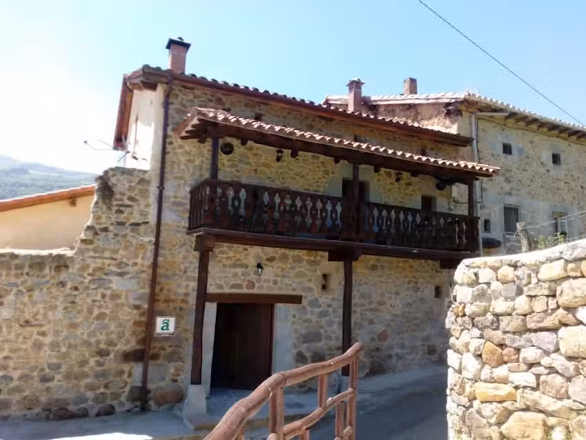 Camino de la Torre | Casa Rural en el Asón