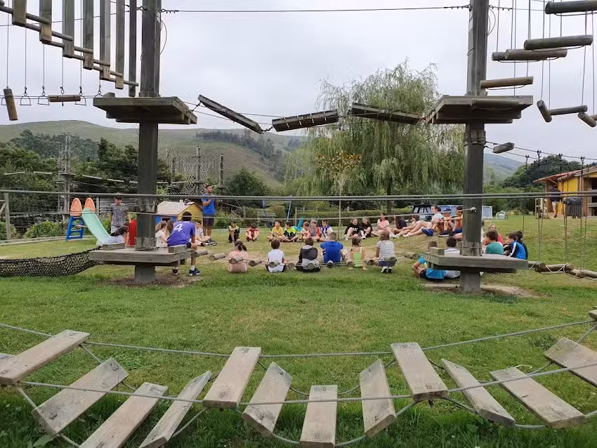 CAMPAMENTOS MULTIAVENTURA INGLÉS DIVERTIDO CANTABRIA