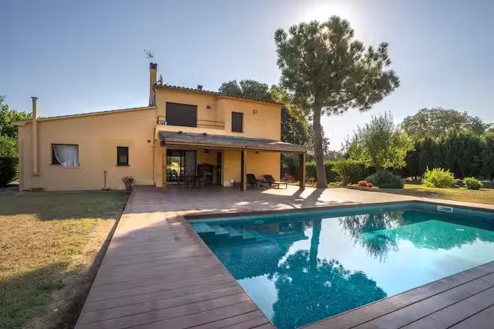 Can Martinell- Peratallada