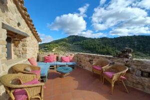 Can Miqueló -casa familiar rural