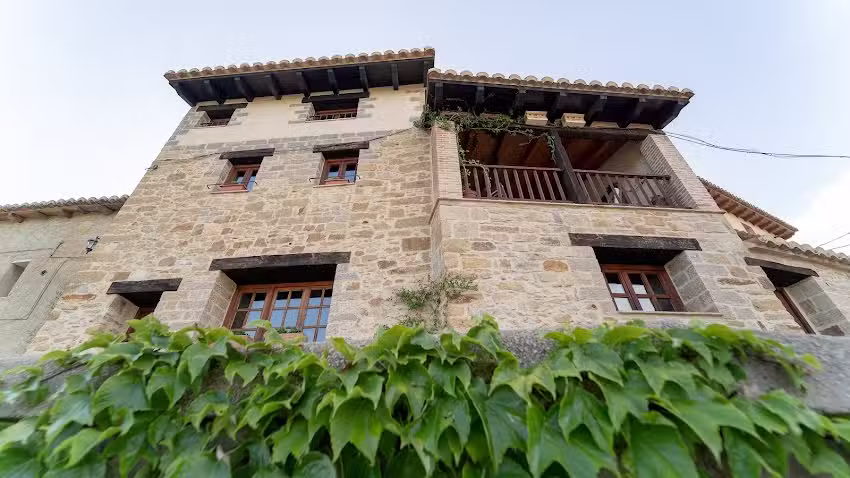 CARCINCO RURAL S.L.U. (Casa Rural El Irlandés y Masía La Roya)