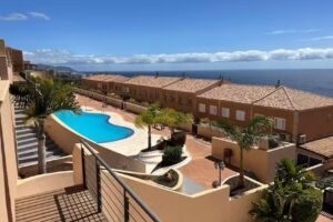 Casa Adosada de lujo con piscina y vistas al mar