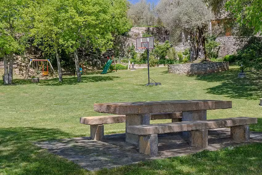 Casa Bara. Apartamentos en Guaso (Aínsa-Sobrarbe)