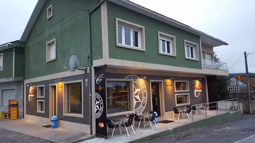 Casa Chelo (aloxamentos & cervecería)