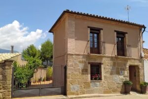 Casa d’a Tienda y Balcón de Guara