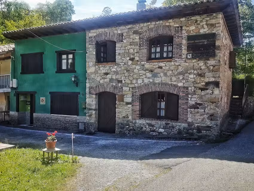 Casa de Aldea Xideces A