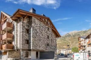 Casa de piedra en Benasque cerca del lago escénico- Belvilla by Oyo