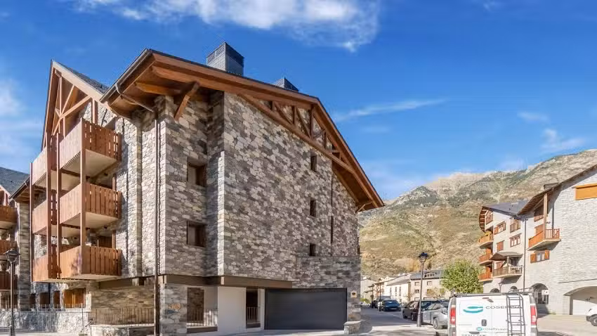 Casa de piedra en Benasque cerca del lago escénico- Belvilla by Oyo
