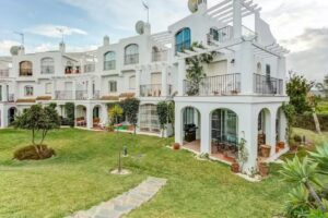 Casa de vacaciones cerca de La Duquesa Golf & Beach- Belvilla by Oyo