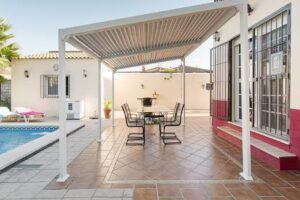 Casa de vacaciones cerca de Sevilla con piscina- Belvilla by Oyo