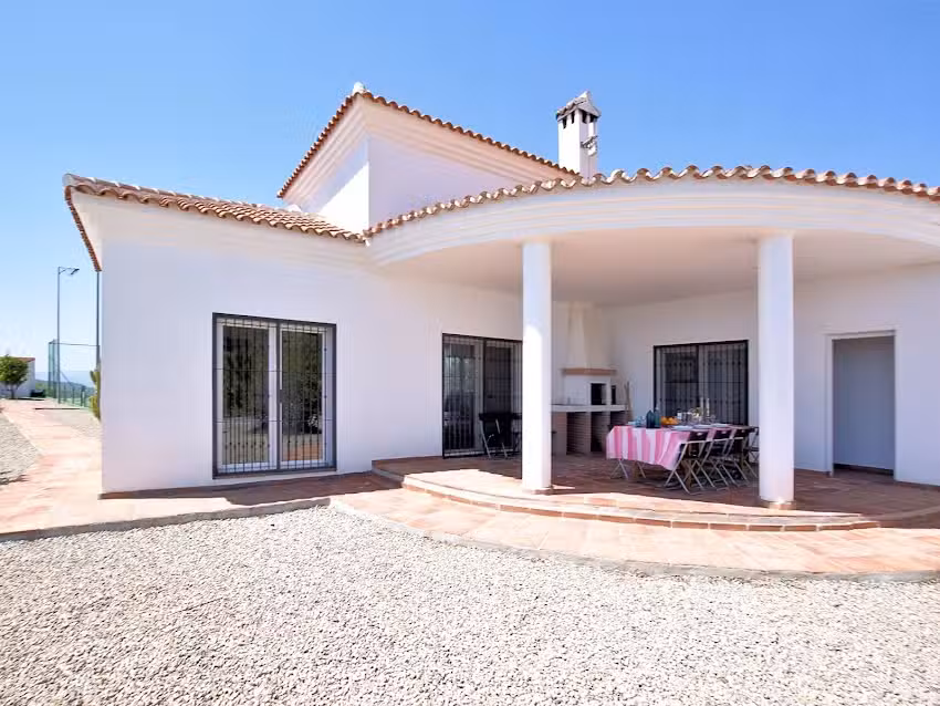 Casa de vacaciones en Arenas con piscina privada- Belvilla by Oyo