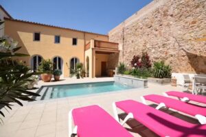 Casa de vacaciones en Sant Feliu cerca de la playa- Belvilla by Oyo