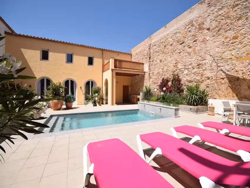 Casa de vacaciones en Sant Feliu cerca de la playa- Belvilla by Oyo