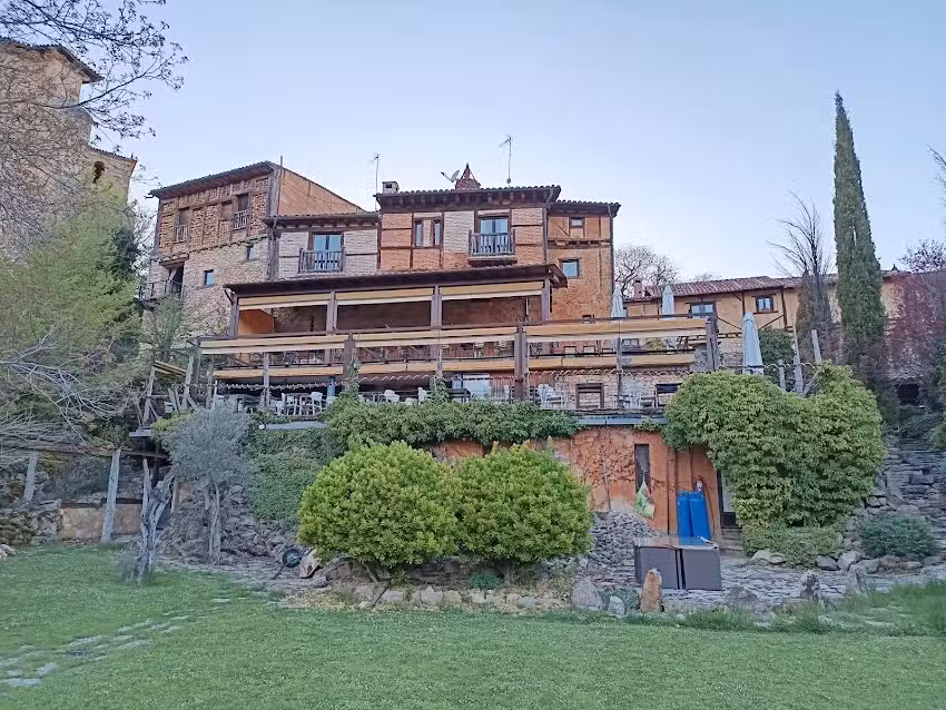 Casa del Cura de Calatañazor (Hotel Restaurante)