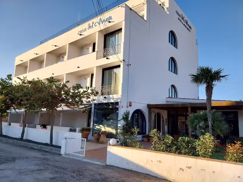 CASA DEL MAR ROSES SL