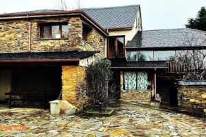 CASA DEL MONTE – VUT LE 547 – VIVIENDA USO TURÍSTICO