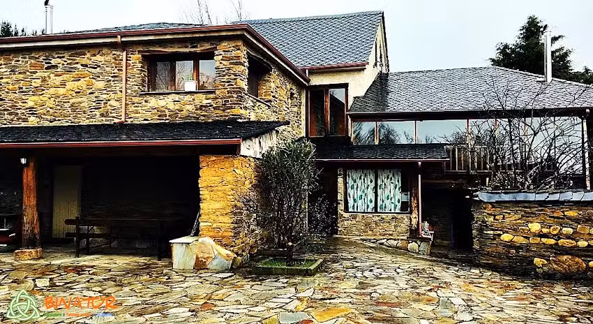 CASA DEL MONTE – VUT LE 547 – VIVIENDA USO TURÍSTICO