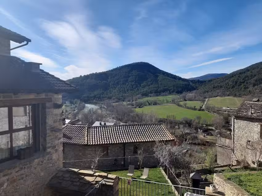 Casa Dieste. Apartamentos Turísticos en Boltaña
