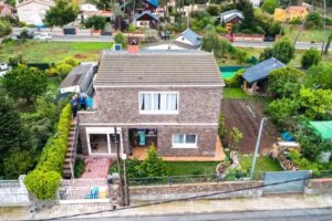 Casa en montaña con vista a Monserrat
