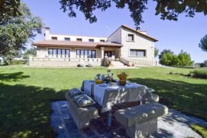 CASA ENTRE PIEDRAS Y ESTRELLAS