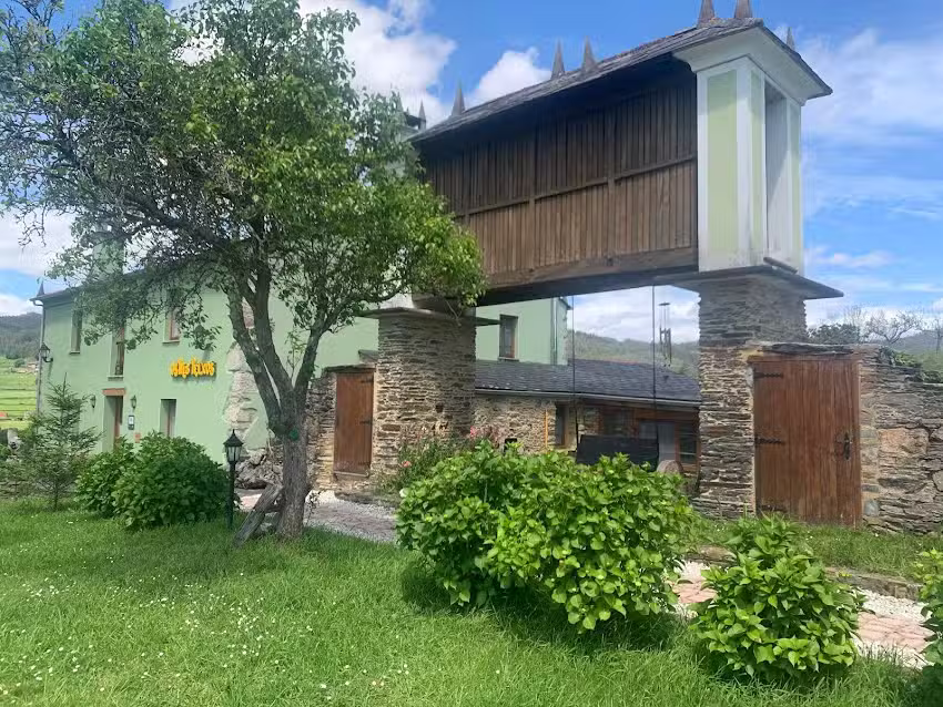 Casa Hotel Rural Os Tres Teixos