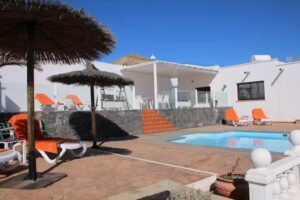 Casa Los Tres Niveles