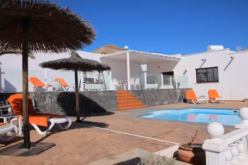 Casa Los Tres Niveles