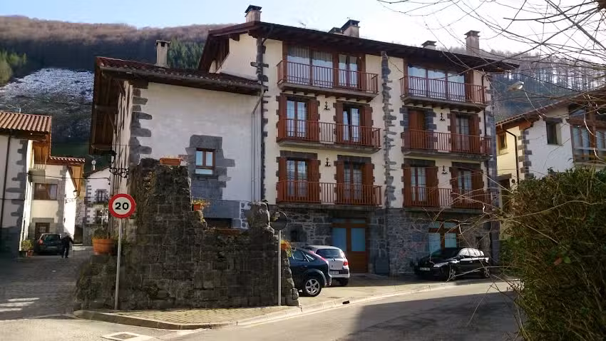 Casa Peustenea